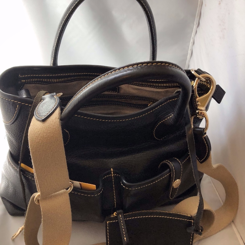 Sturdy leather short handle tote